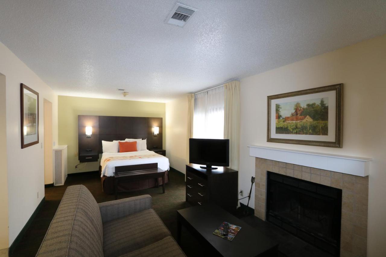 Fairbridge Inn & Suites - Akron Copley Township - West Quarto foto